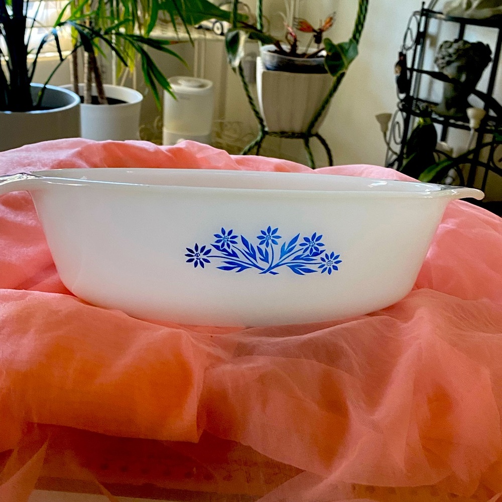 ANCHOR HOCKING FIRE KING CORNFLOWER CASSEROLE DISH